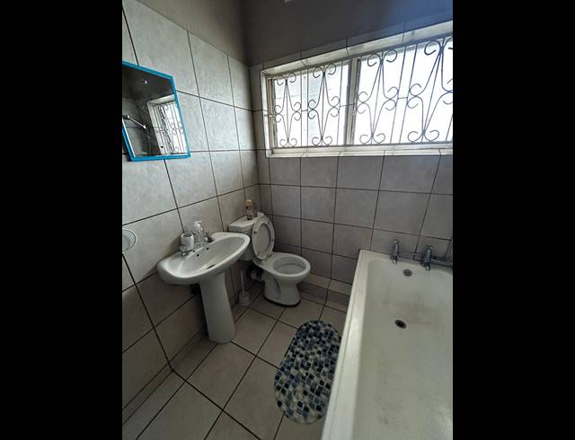 2 BEDROOM FLAT FOR SALE IN SCOTTSVILLE
